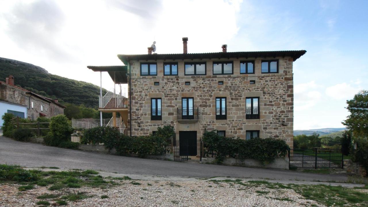 La Romanika De Fellini San Martin de Elines ภายนอก รูปภาพ