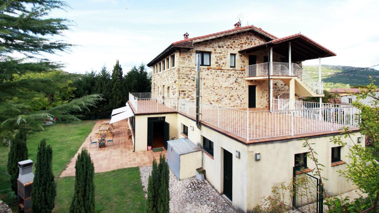 La Romanika De Fellini San Martin de Elines ภายนอก รูปภาพ