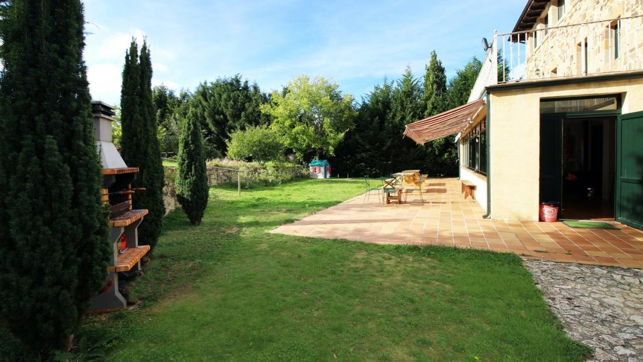 La Romanika De Fellini San Martin de Elines ภายนอก รูปภาพ