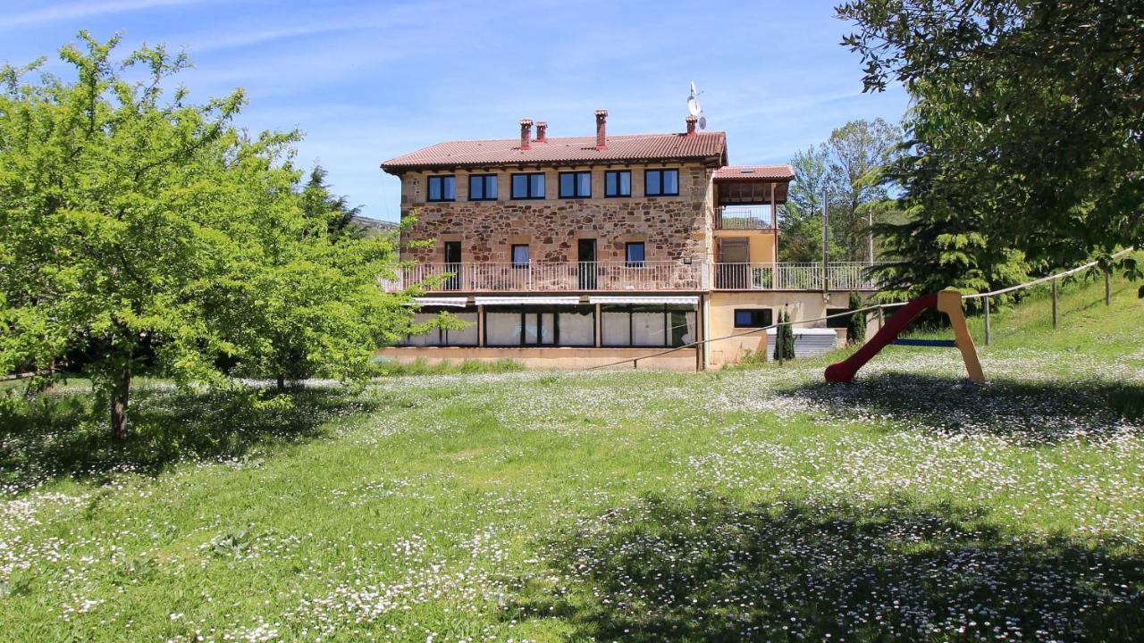 La Romanika De Fellini San Martin de Elines ภายนอก รูปภาพ
